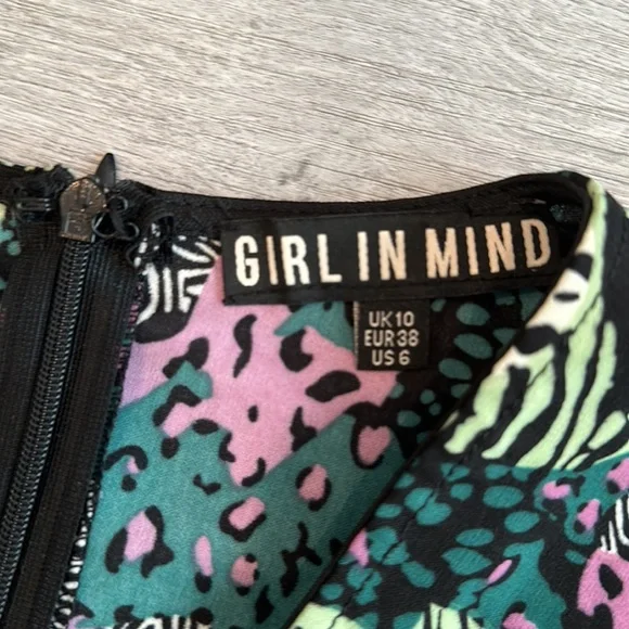 Colorful and printed dress from UK size US 6 - Picture 2 of 3